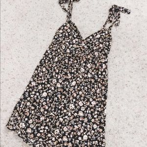 *SOLD* NWOT Ivy + Main floral tiered dress